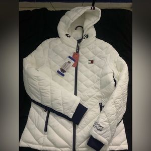 Tommy Hilfiger puffer jacket! Size ( L )